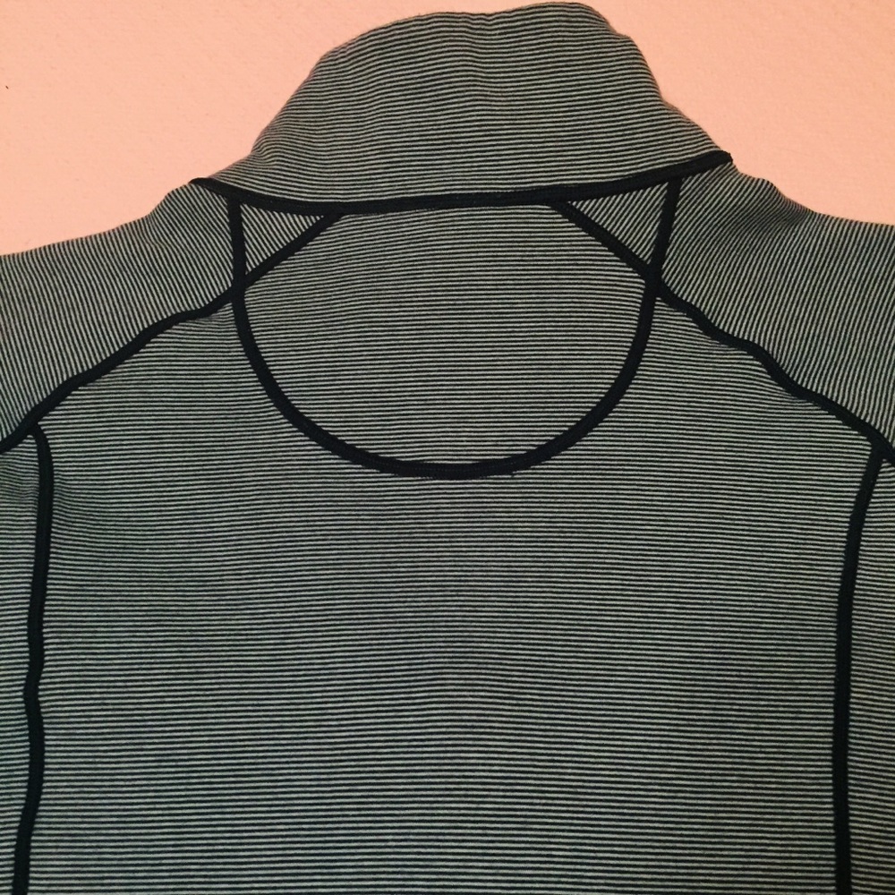 No Tag Reversible Green Jacket - Picture 6 of 6